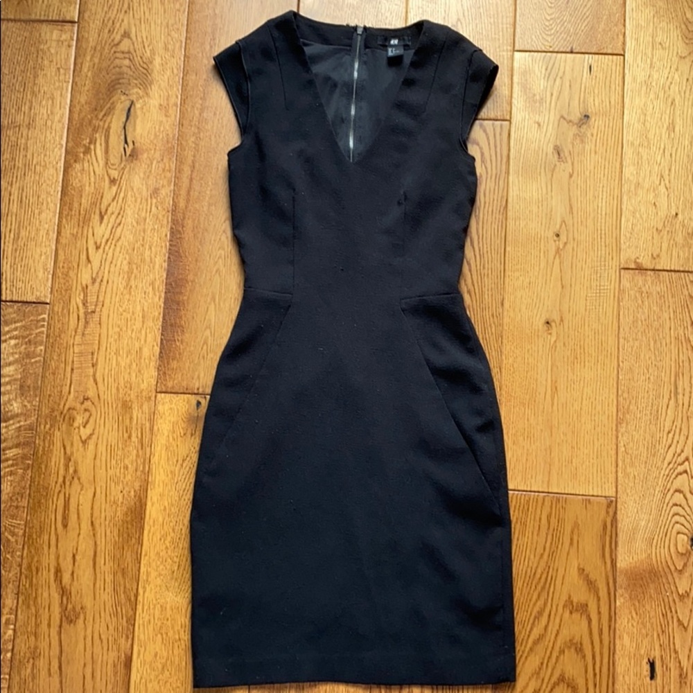 H&M black v-neck dress